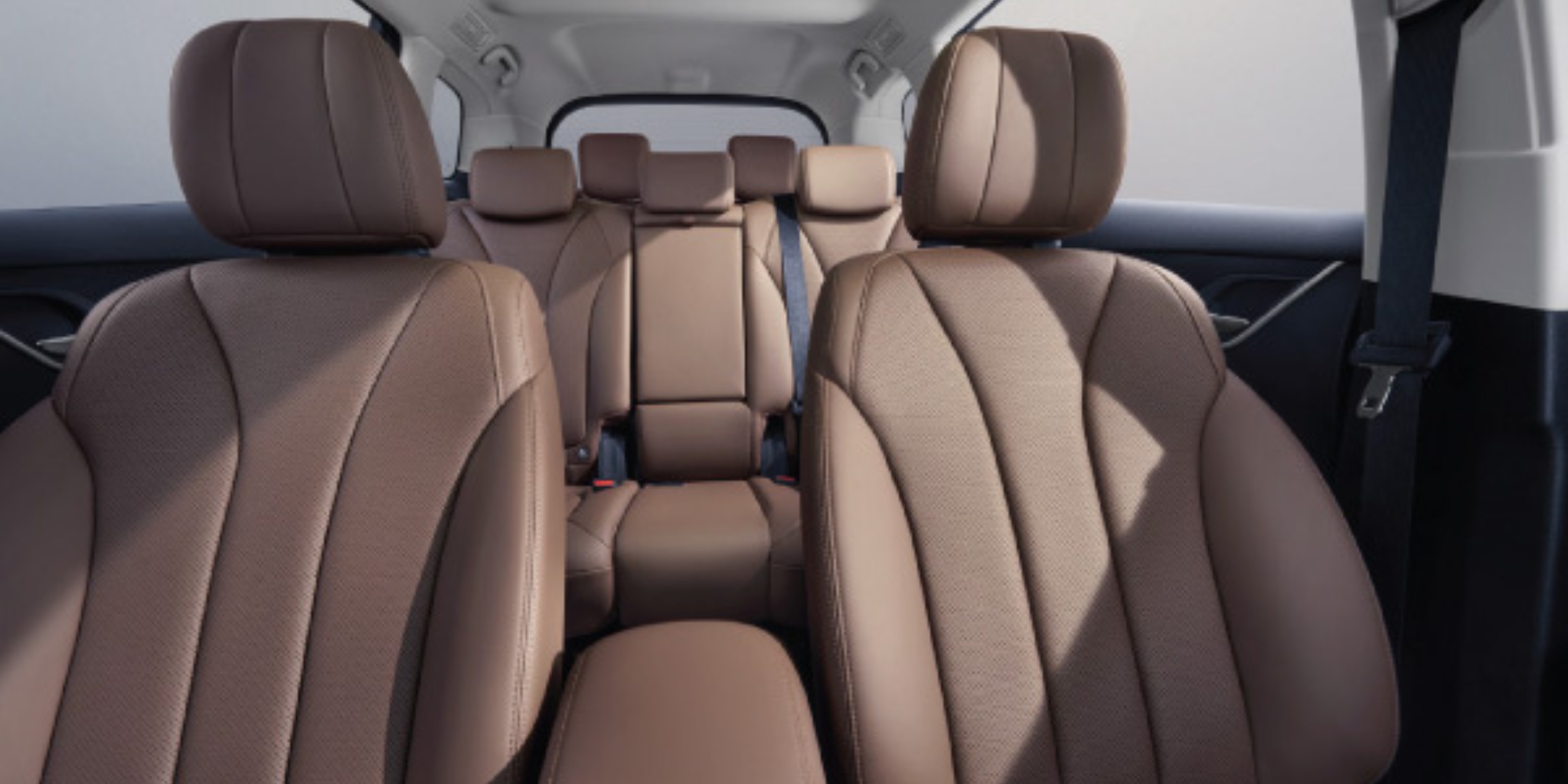 BYD Emax-7 (3)