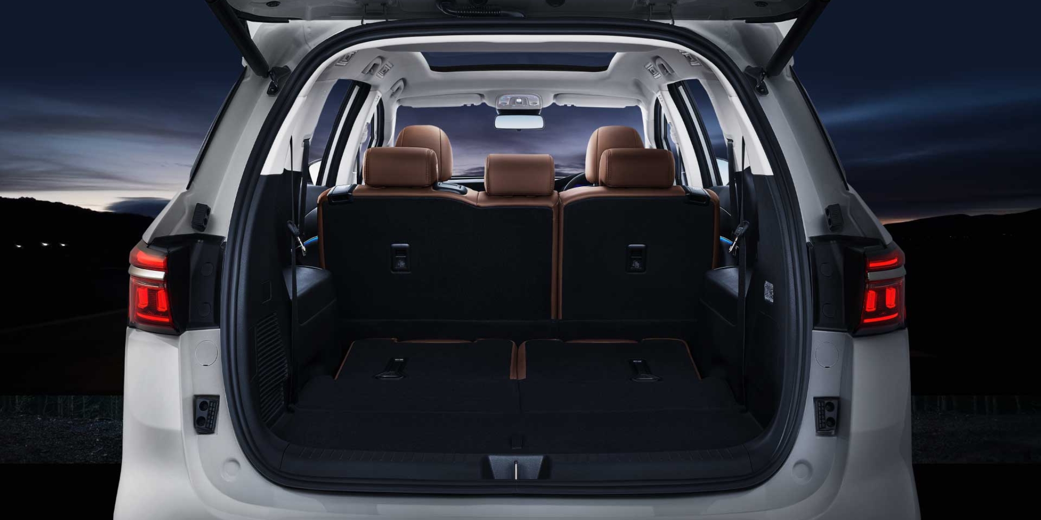 BYD Emax-7 (4)